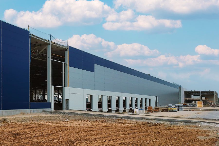 Metalowa konstrukcja magazynu